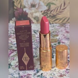 Charlotte Tilbury Matte Revolution Lipstick shade : Amazing Grace